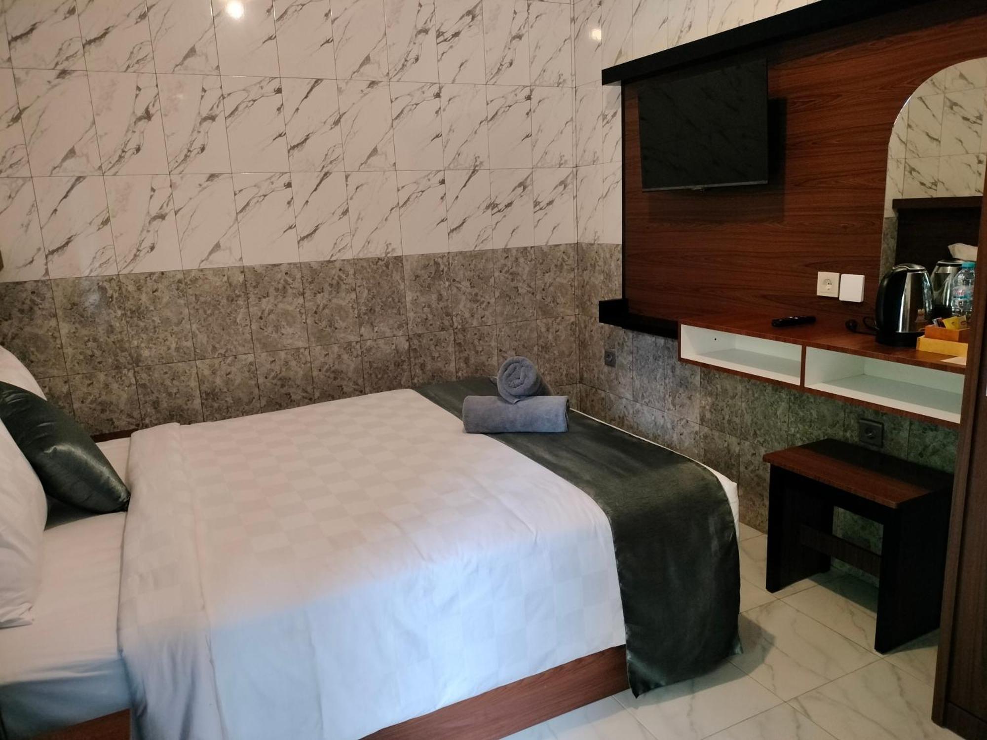 Tirtasuci House Hotel Kuta Lombok Kültér fotó