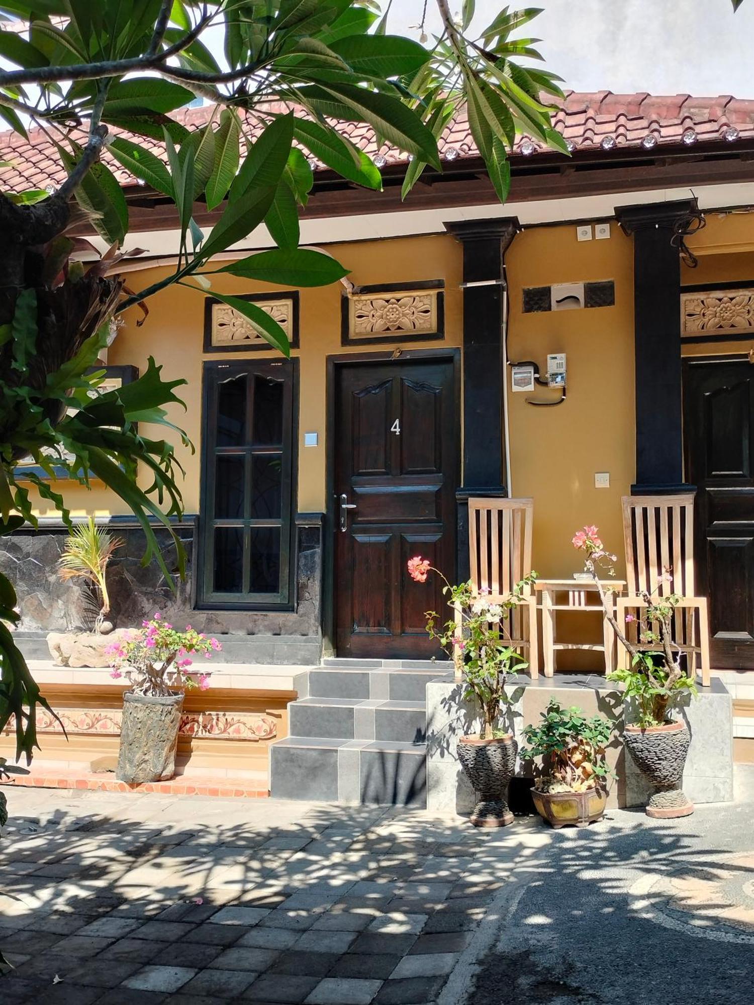 Tirtasuci House Hotel Kuta Lombok Kültér fotó